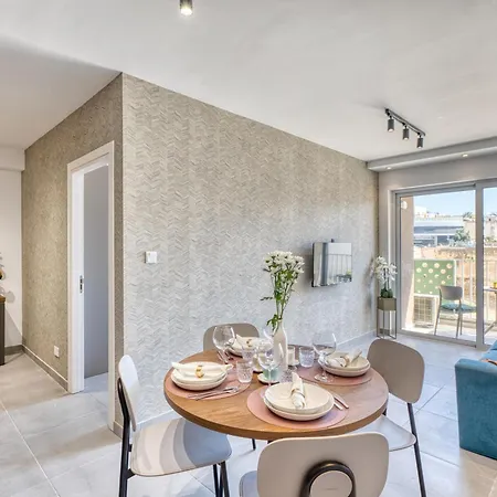 Luxury 1 Bedroom St Julians Sleeps 4 *