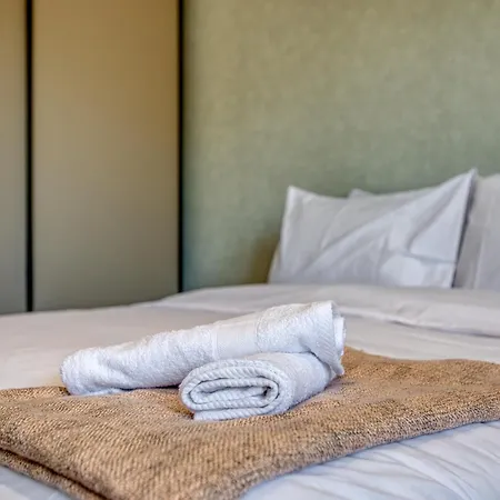 Luxury 1 Bedroom St Julians Sleeps 4 *
